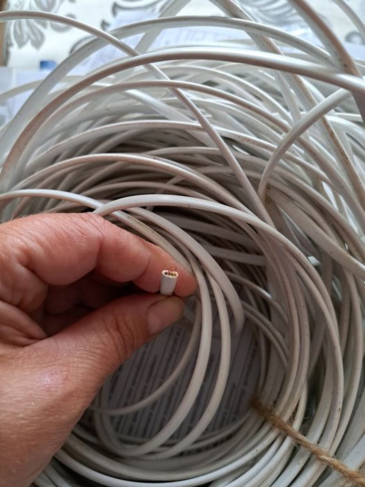 Przewod do domofonu alarmu 4 zylowy 100mb