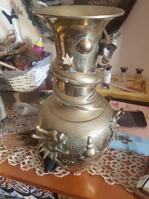 Jarra chinesa em bronze