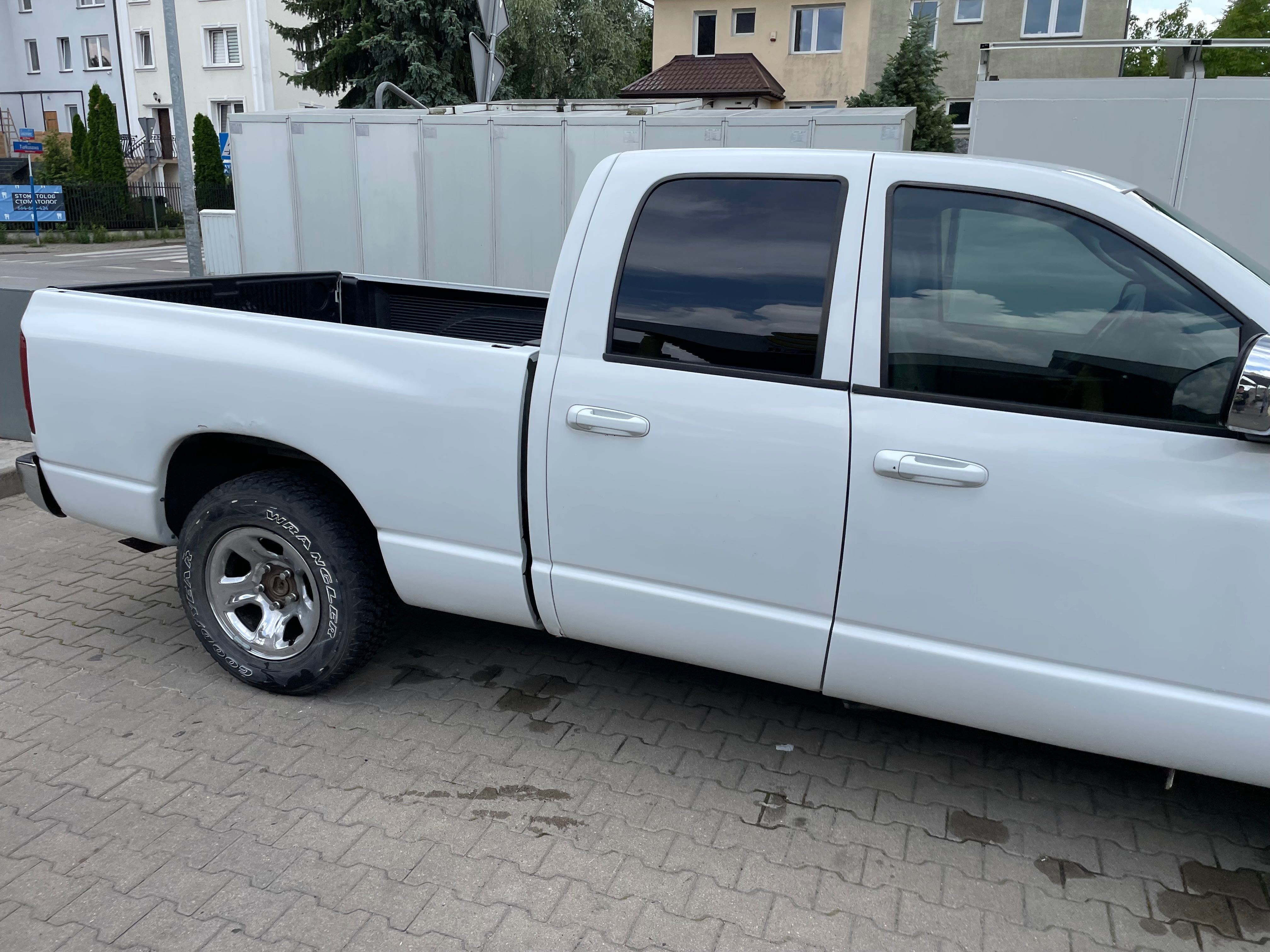 Dodge RAM 4.7 dluga paka 6 osob pickup Camper kamper