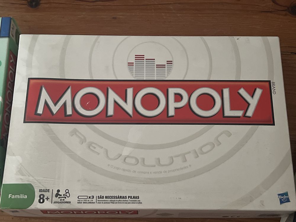 Vendo jogos MONOPOLY