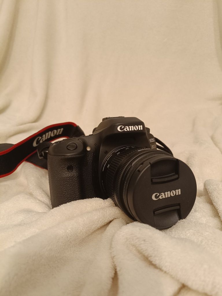 Aparat fotograficzny Canon EOS 80d + obiektyw 18-55mm