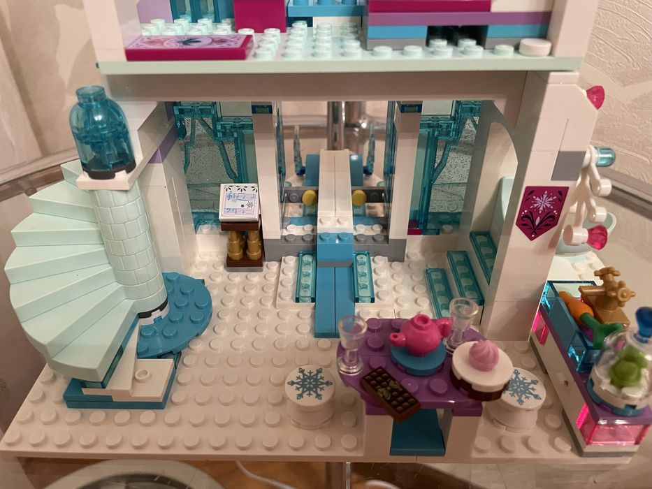 Оригінальне Lego Disney Princess 41148 Elsa's Magical Ice Palace