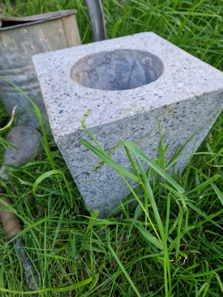 Wazon granitowy na pomnik