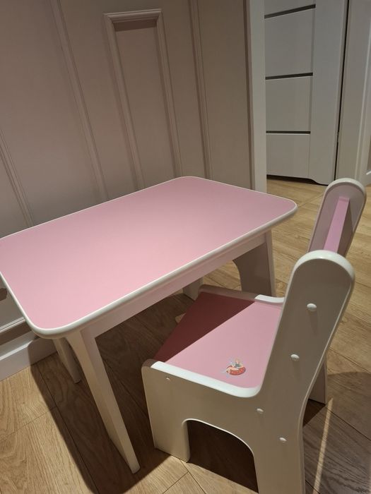 Zestaw Biurko z krzesłem dziecięce różowe