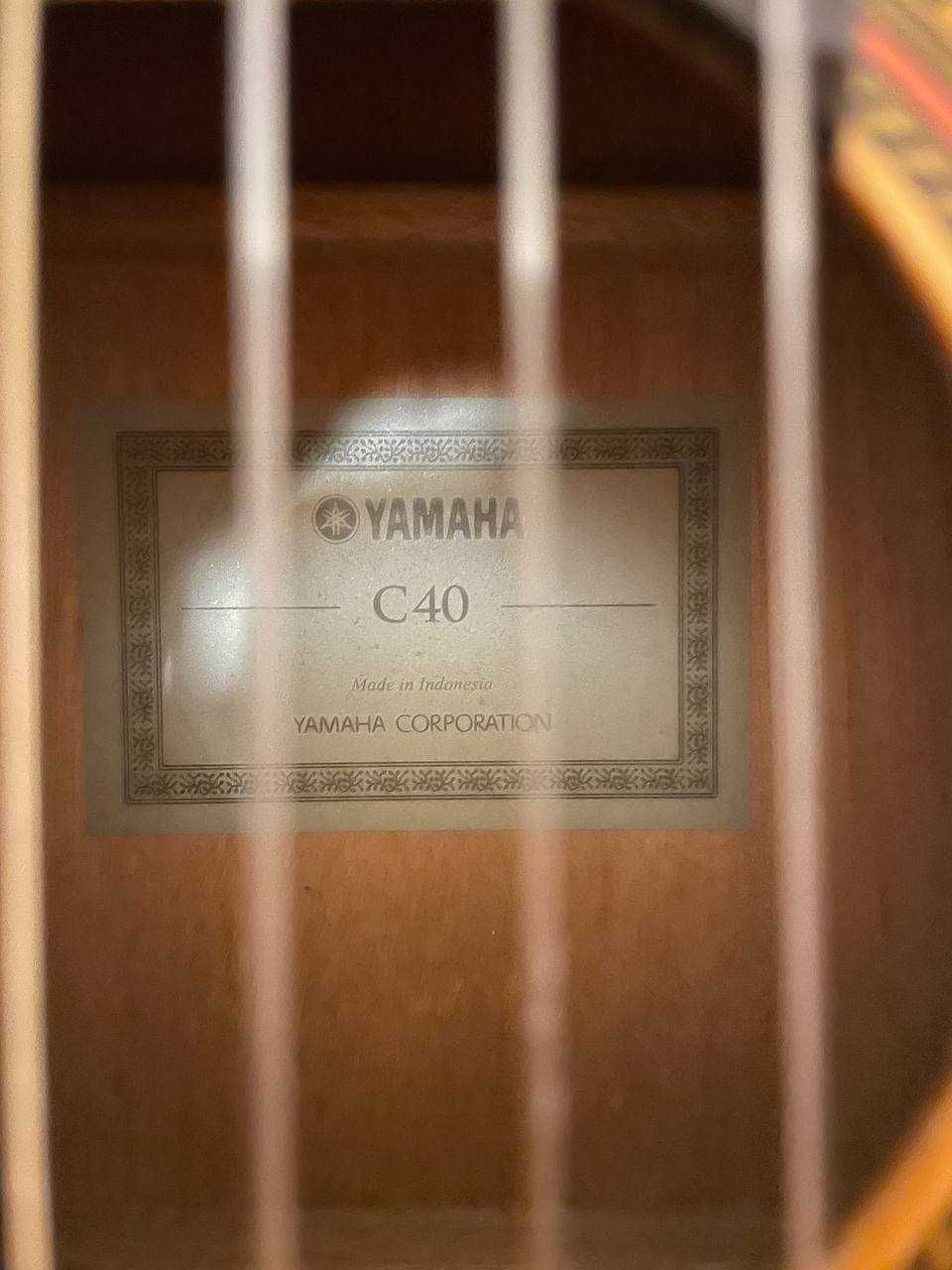 Gitara Yamaha C40