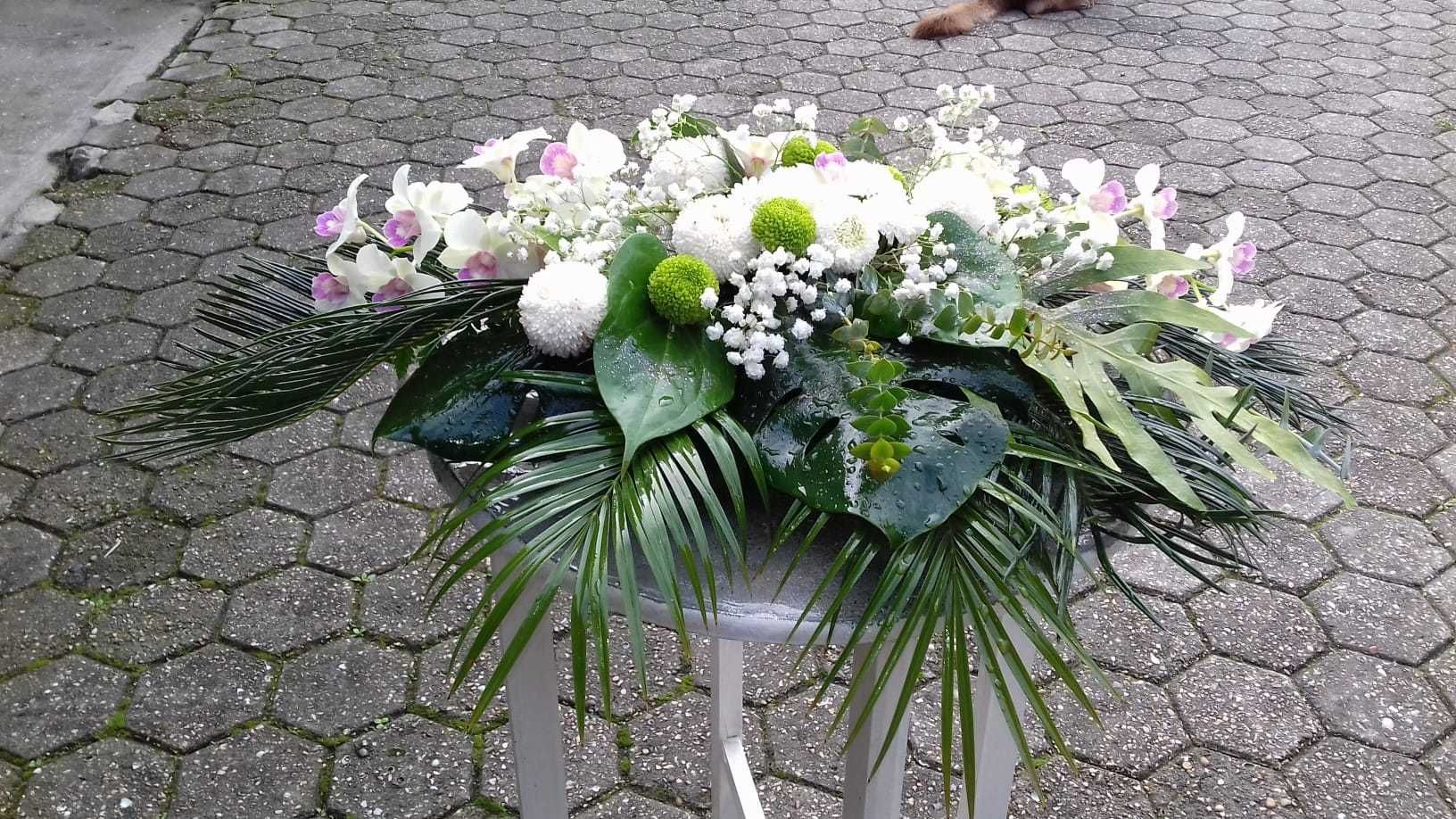 Faço Arranjos de Flores - Casa Cemitério Casamentos e outros