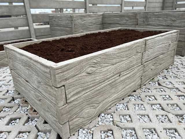 Certyfikowana, zgodna z normami. Podwyższona grządka betonowa.