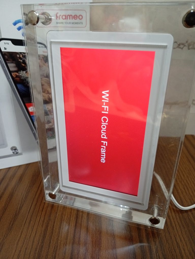 FRAMEO 5-calowa inteligentna akrylowa cyfrowa ramka na zdjęcia wifi