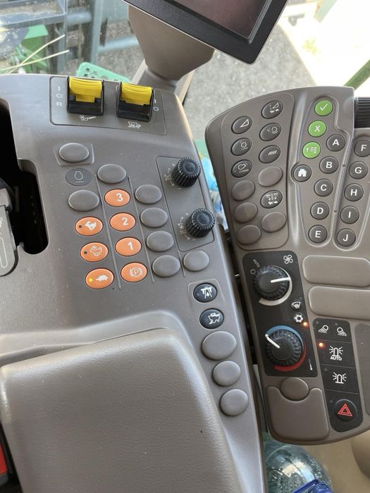 Продається комбайн Джон Дір S670 з зерновою жаткою