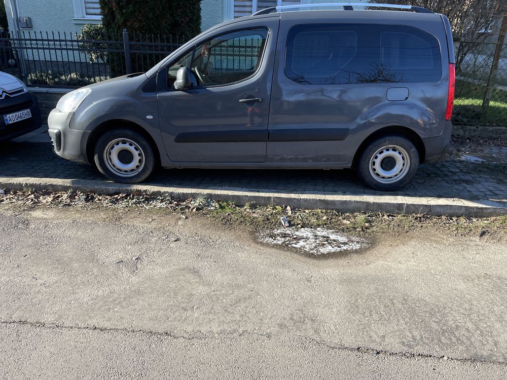 Кронштейн бампера Citroen Berlingo Peugeot Partner