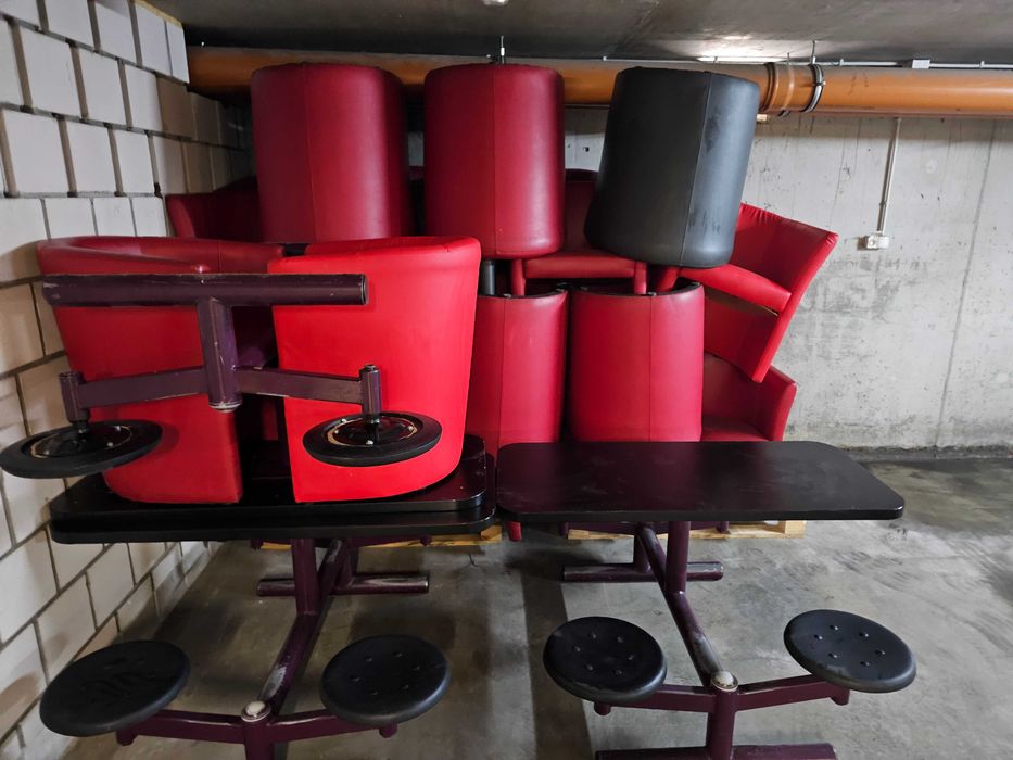 Sofy, fotele, stoły wyposażenie lokalu / klubu