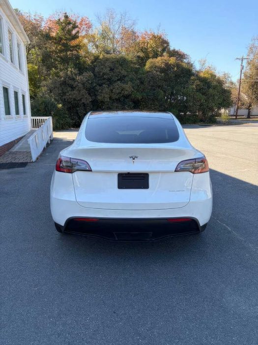 Tesla Model Y Long Range      2020