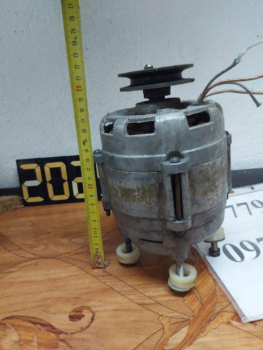Электродвигатель ссср. 180Вт 1400 .об.мин.220 вольт