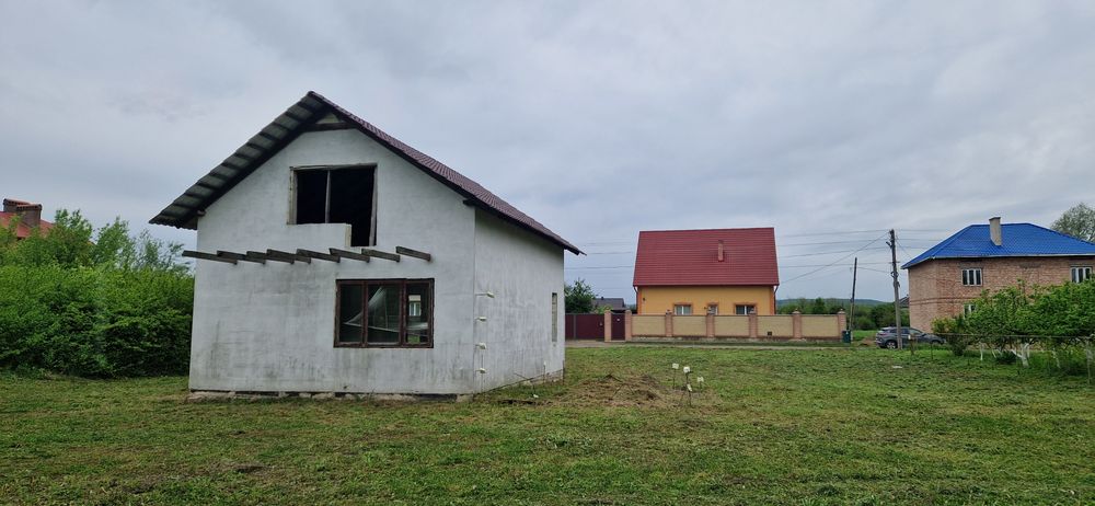 Будинок .Приватизованна ділянка 25 соток.