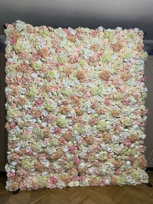 Фототзона,  стіна з квітів, оренда фотозони на день народження