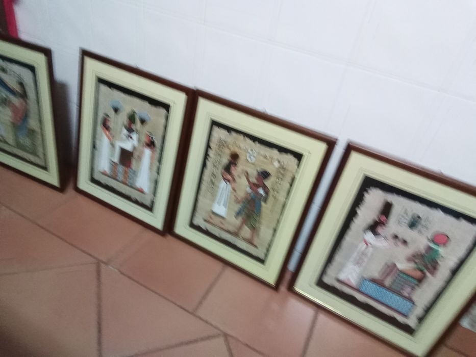 4 quadros em bom estado com 2 mais pequenos de oferta