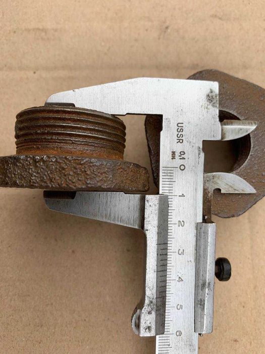 Футорка в чугунную батарею