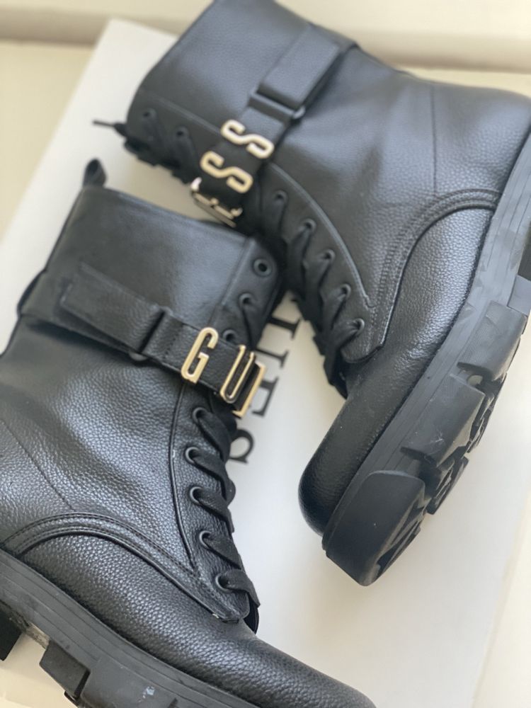 Bota GUESS Preta ( nova coleçao )