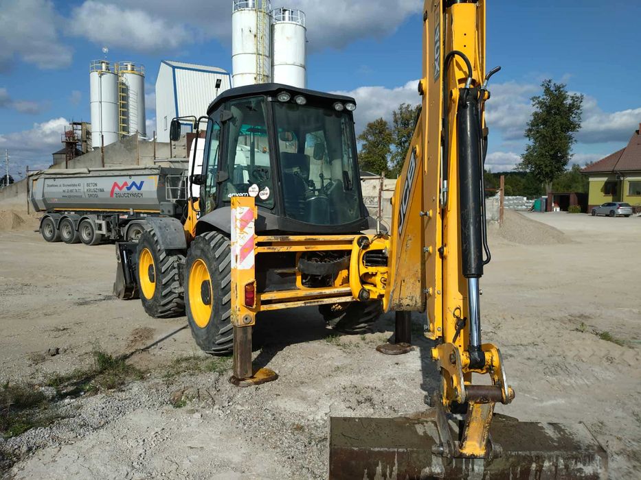 Sprzedam koparko-ładowarkę JCB4CX