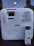 Projektor Epson eb fh52