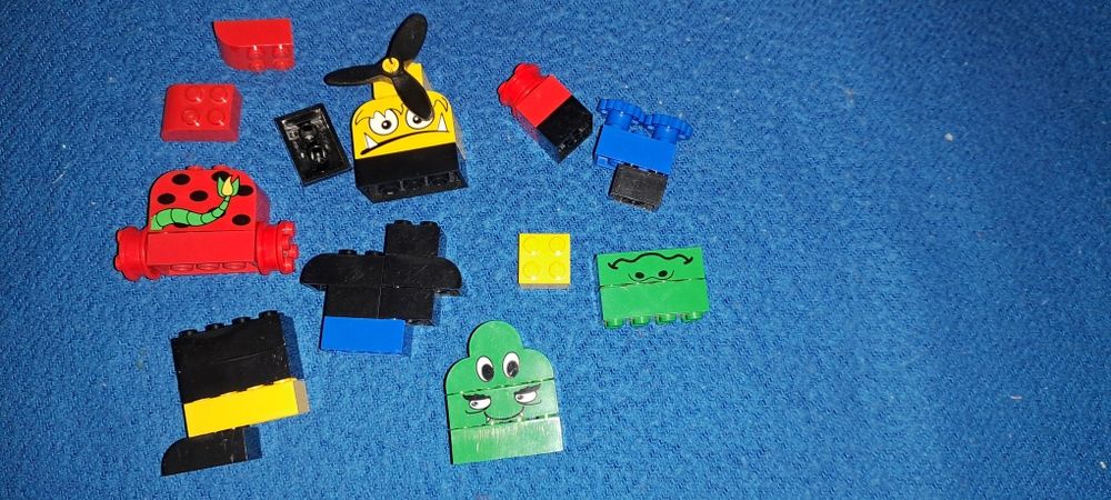 Дитячі конструктори  Lego та інші з Макдональда і Кафесі