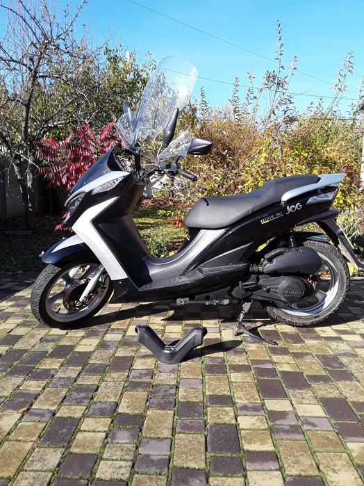 Максі скутер Yiben YB150T-11