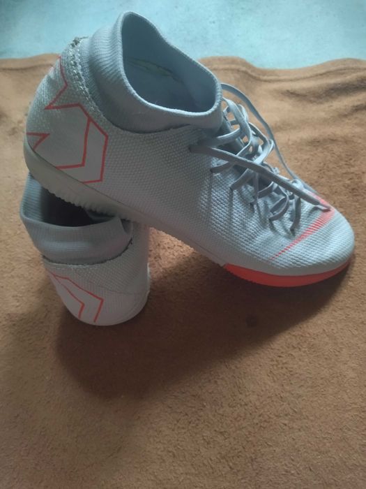 Продається футзалкі NIKE MERCURIAL