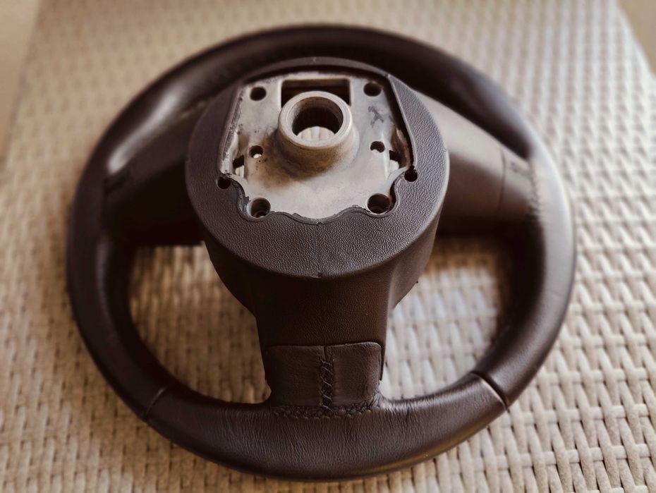 Volante de Leon 1P com comandos sem airbag