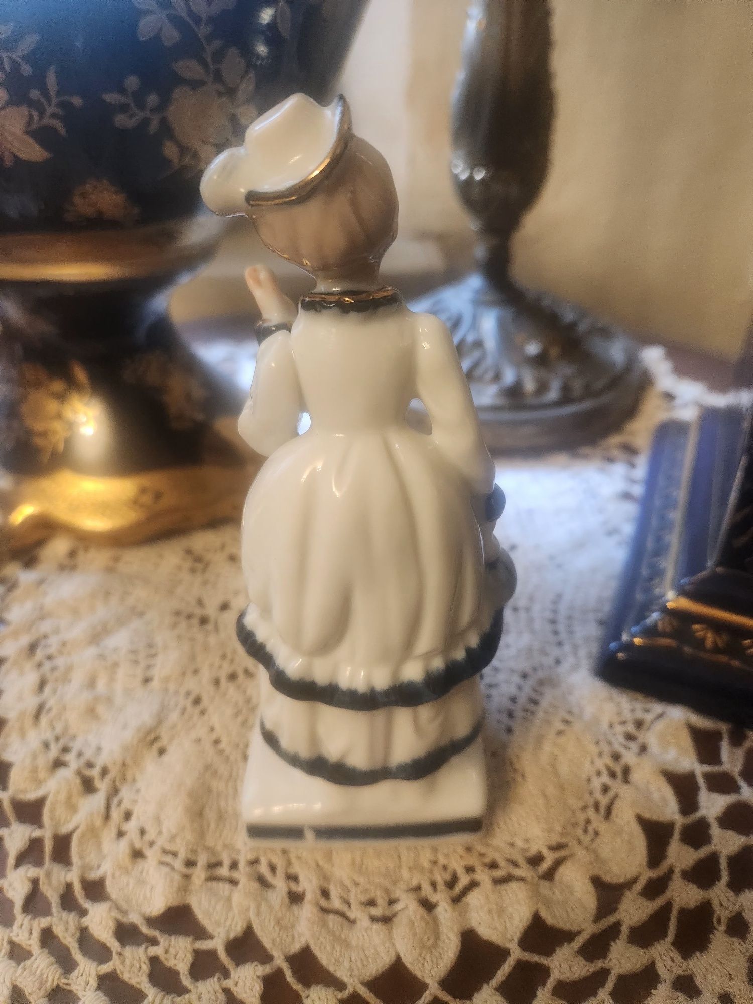 Dama z porcelany