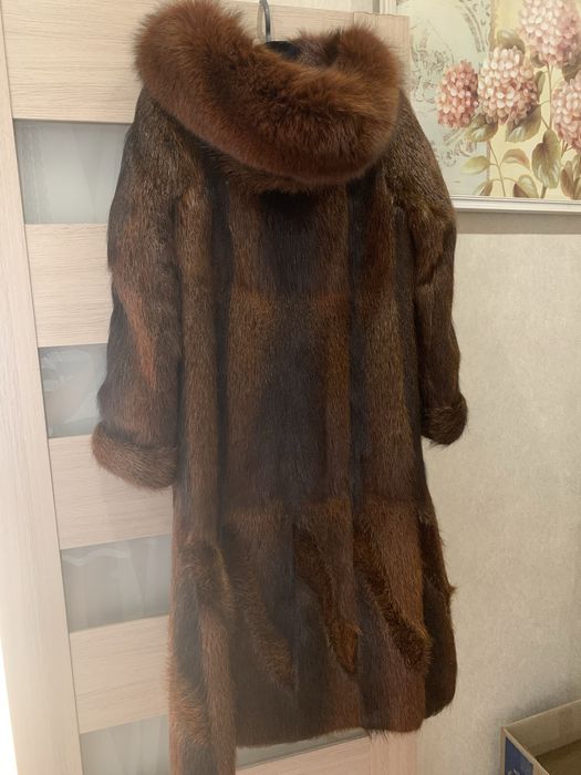 Срочно продам шубу из нутрии