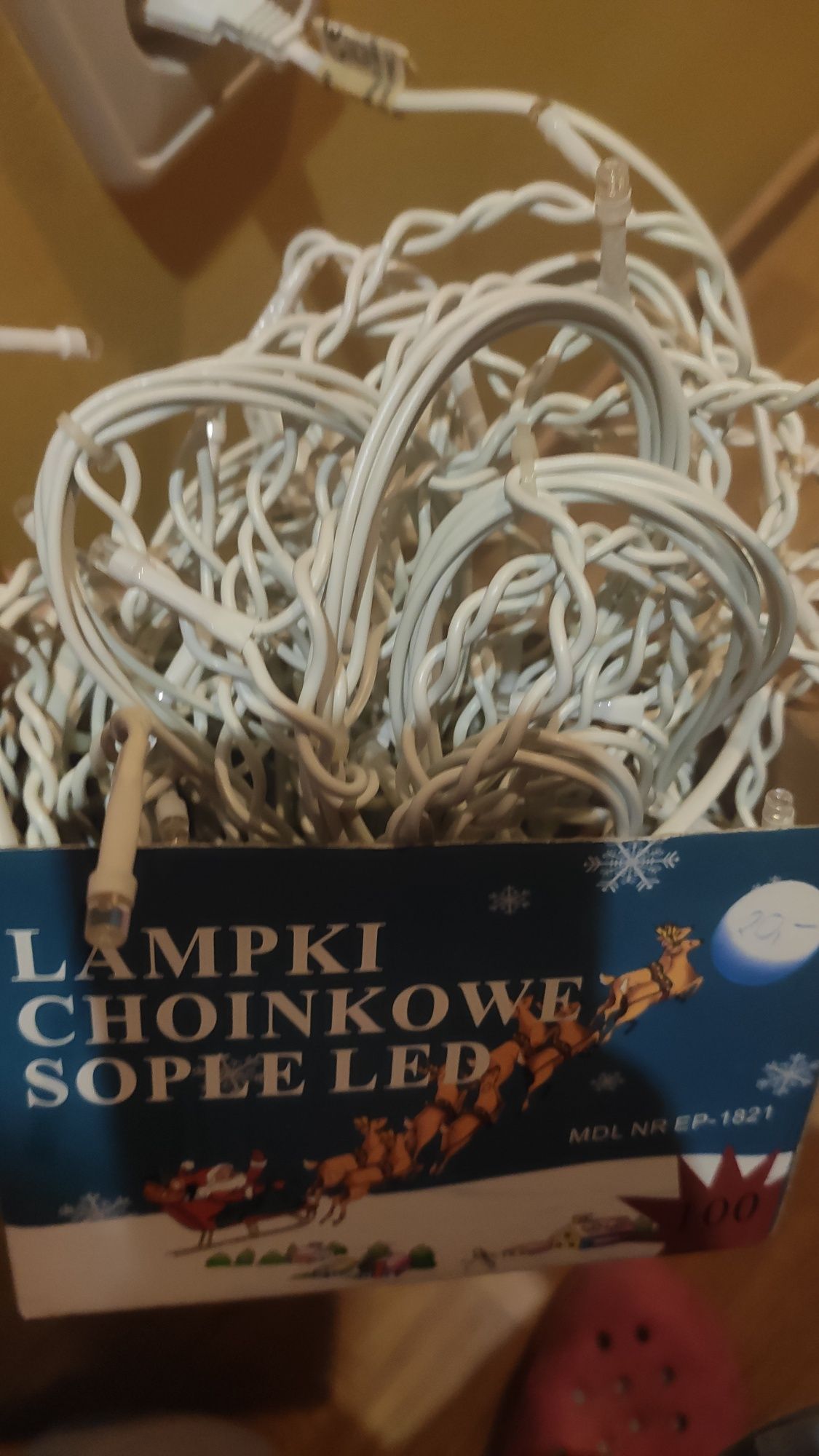 Lampki choinkowe uszkodzone