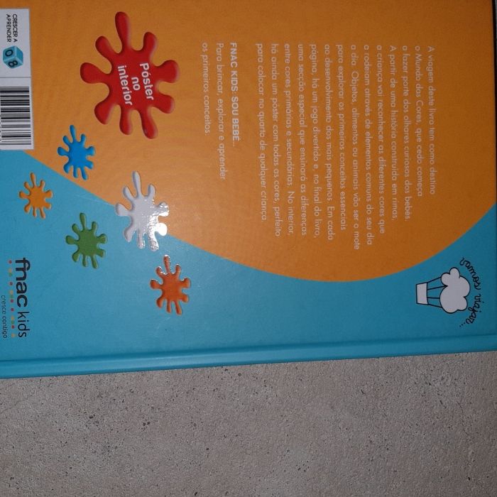 Livro "Pelo mundo das cores"