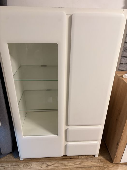 Szafka, witryna, kredens