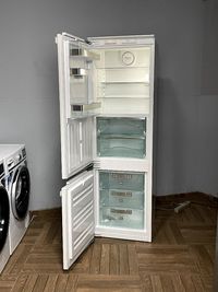 Вбудований Холодильник Miele KFN 9758 з Німеччини Стан Ідеал