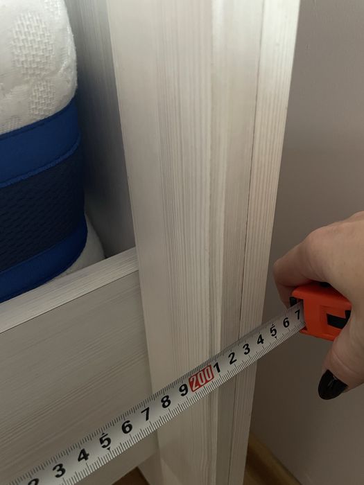 Ліжко двох спальне з матрацом та двома тумбочками