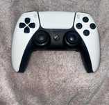 Kontroler Aimcontrollers PS5 z dodatkowymi funkcjami + etui