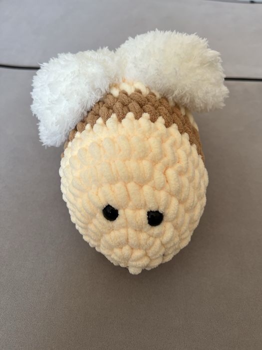 Boneca em corchê da Pelúcia de Abelha Fofa – Macia e Encantadora!