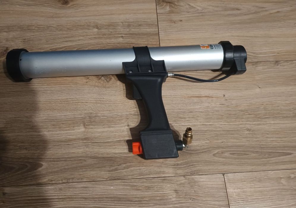 Wyciskacz pistolet pneumatyczny do kleju silikonu mas itp