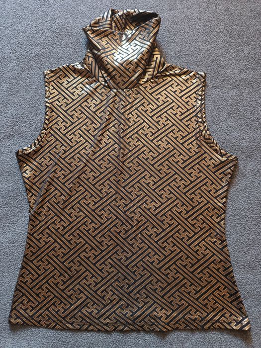 Продам женскую майку.