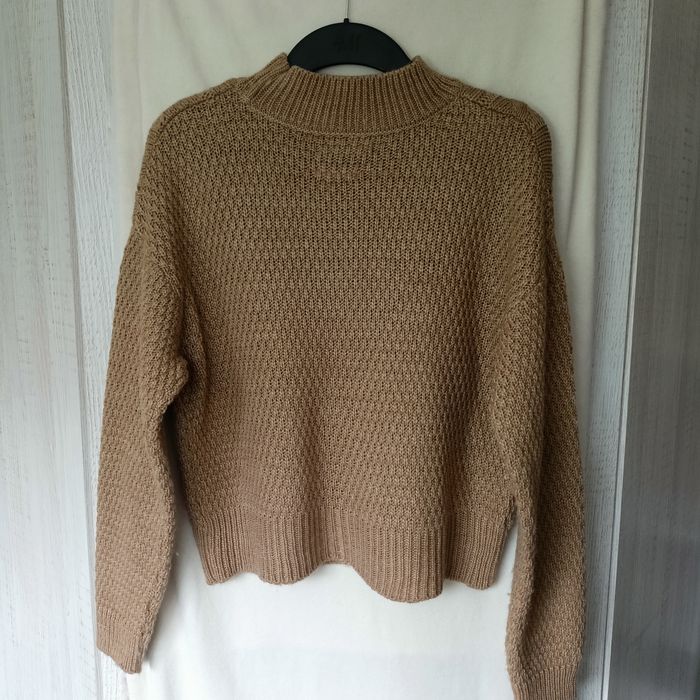 Sweterek z frędzlami