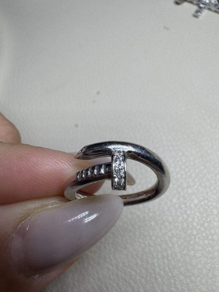 Золотое кольцо в стиле Cartier гвозьдь с бриллиантами белое золото