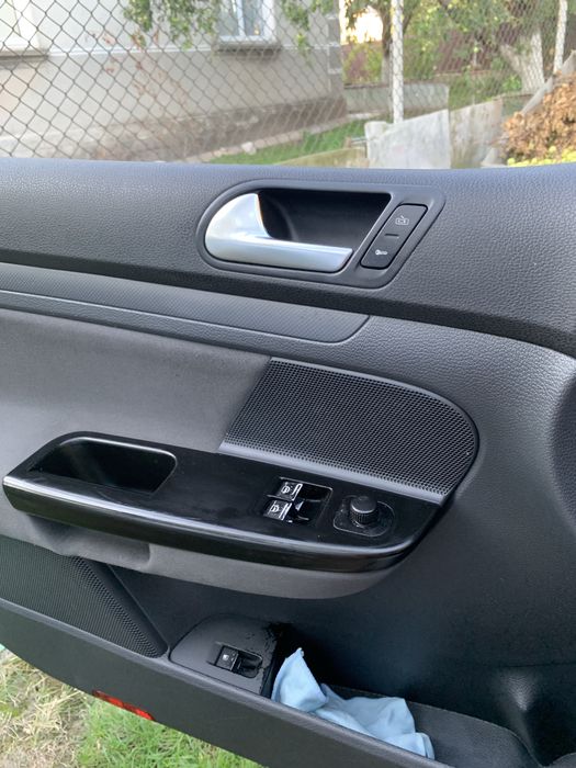 Гольф 5 1.6 МРІ 2006рік