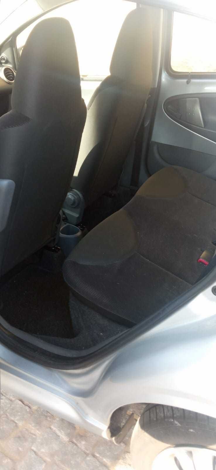 Vendo este carro