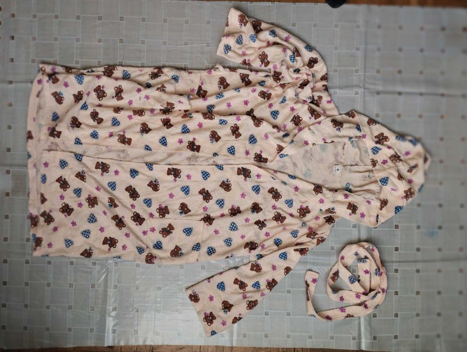 Szlafrok  Rozmiar 146 HY