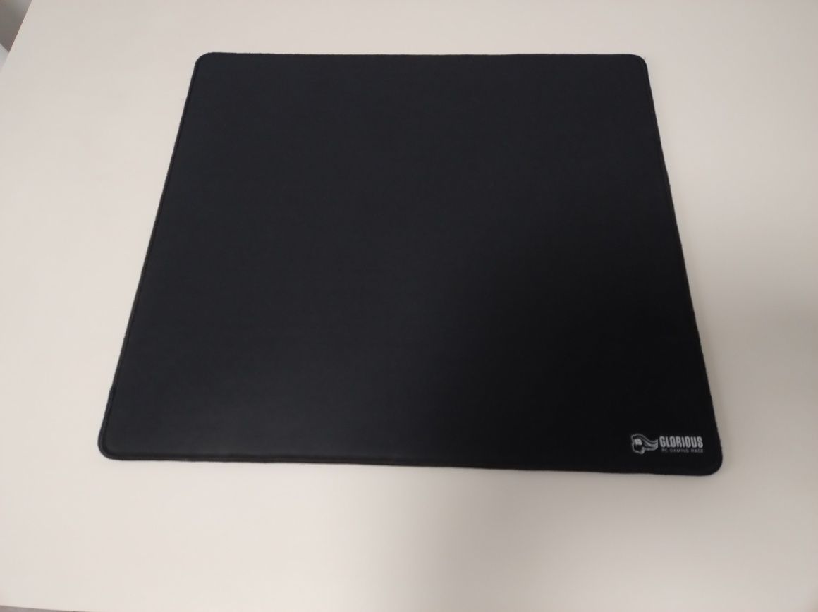 Myszka Glorious 0 Minus  Black Matte + gratis podkładka