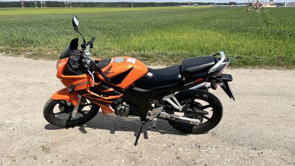 Honda cbr 125 jc34 niski przebieg