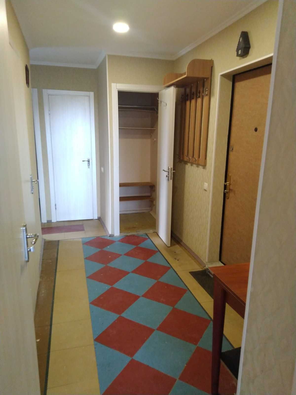 Сдам 2 комн. разд.кв. на Куреневке по ул. Кирриловская  (Фрунзе)