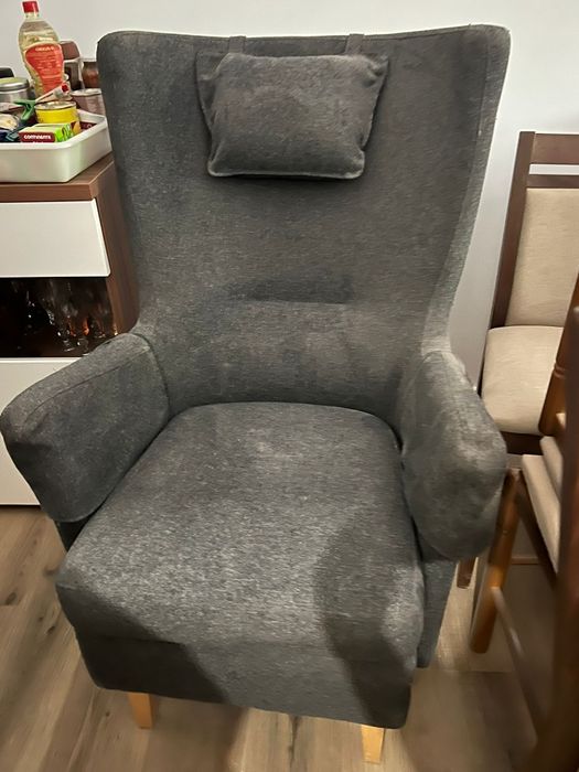 Poltrona usada cinza