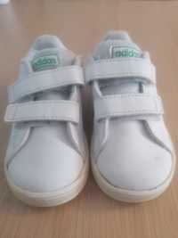 Sapatilhas adidas 22