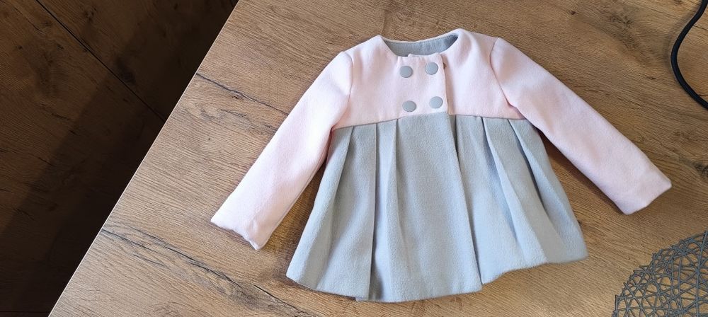 Płaszczyk jesienny 12m chrzest roczek ciepły różowy szary